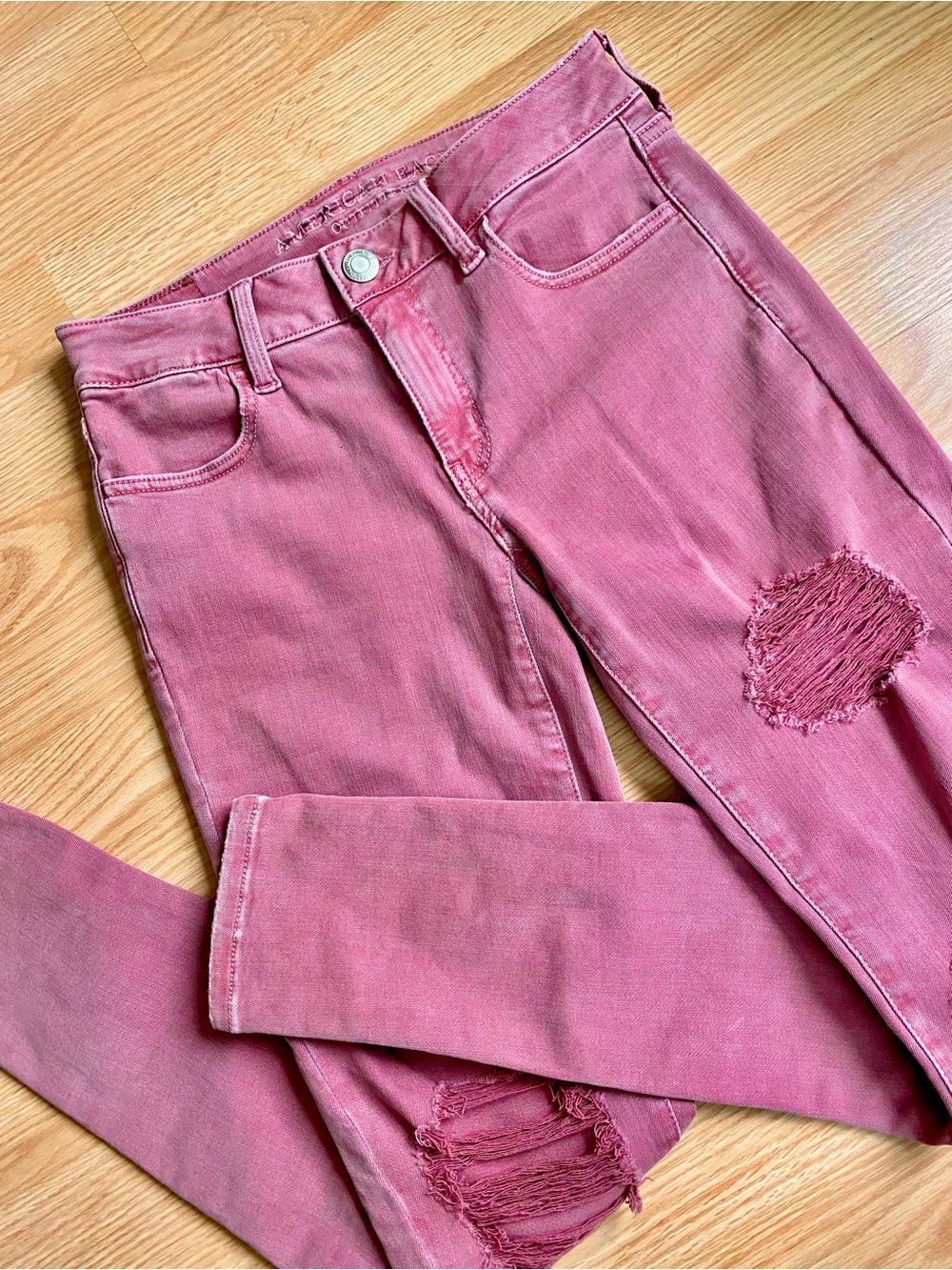 American Eagle Outfitters Light Burgundy Pink Skinny Jeans - Distressed Knee